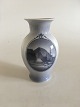 Royal 
Copenhagen 
Rundskuevase 
1929. Measures 
17cm and is in 
good condition.