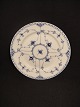 Nut Hälfte 
Lace.
 Flat Plate 
19,5 cm
 Royal 
Copenhagen RC 
Nr. 1-573
 Kontakt für 
Preis