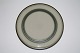 Bing & 
Grøndahl, Tema 
designet af 
Jens H 
Quistgaard 
1970. Smørbrik. 
Diameter 16 cm. 
Nr. 950. ...