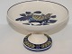 Royal 
Copenhagen Blå 
Fasan, 
kageopsats.
2. sortering.
Diameter 21,4 
cm., højde 13,5 
...