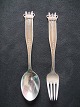 A. Michelsen 
Jubilæumske og 
gaffel. 1940 
XVI 1958 
Længde: 16,5 
cm
kontakt for 
pris
