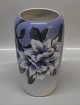 2 pcs in stock
Royal 
Copenhagen  
846-237 RC Vase 
with flower 
19,5 cm In mint 
and nice 
condition
