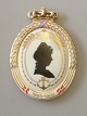 Royal 
Copenhagen 
Silhouette 
Flora Danica 
Royalty platte 
Princesse Marie 
No RC-S3. Måler 
10,2 cm ...