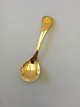 Georg Jensen 
Årsske 1978 i 
forgyldt 
Sterling Sølv. 
Måler 15 cm.