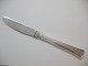 Hans Hansen 
Arvesølv nr. 5 
middagskniv 
længde ca. 22,5 
cm. 
Varenr. 166003 
(L)
