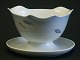 Round sauce 
boat fixed on 
dish no 8
Height 11 cm - 
diameter 18 cm
Nice condition