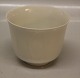 Kgl.  fra  
Royal 
Copenhagen Kgl. 
4428 Hvid vase 
med lotus 
relief  7,5 cm 
I hel og fin 
stand ...