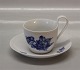 Kongelig Dansk Porcelæn Blå Blomst Flettet
8194-10 Kop med  høj hank 9 x 8,2 cm (090) og underkop 14.5 cm