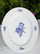 Kgl. Blå blomst 
Kongelig 
porcelæn. Royal 
Copenhagen Blå 
blomst kantet. 
Ovalt fad nr. 
8605. ...