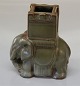 Bing Grondahl 
Grønt stentøj 
B&G 2125? 
Elefant med 
Howdah 9 x 8 cm 
I fin og hel 
stand Bing & 
...