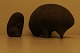 2 Kähler 
keramikfigurer, 
pindsvinemor 
med unge. 
Designet af 
Ellen Karlsen, 
Stemplet.
I god ...