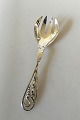 Georg Jensen 
Sterling Sølv 
Ornamental 
Serveringsgaffel 
No 42. 15 cm.

