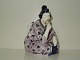 Sjælden 
Aluminia Figur 
af Japansk 
Geisha med 
nummer 583/521. 
Måler 15,5 x 
11,5 x 10 cm.