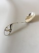 Georg Jensen 
Sterling Sølv 
Ormamental 
Serveringsske 
No 141. Måler 
20,6 cm