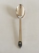 Georg Jensen 
Sterling sølv 
Pyramide 
Spiseske No 
011. Måler 18,6 
cm og er i god 
stand