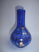 Vase i blåt 
Bristol glas, 
England ca. 
1880.
19cm. høj og 
7½cm. i bunden.