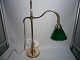 Kontorlampe i 
messing m. grøn 
glasskærm, 
Danmark ca. 
1920.
66cm. høj, 
44cm. bred og 
18cm. i ...