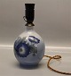 Royal 
Copenhagen 
790-1813 RC 
Lamp foot with 
blue flowwers 
17 cm + 
Mounting In 
mint and nice 
...