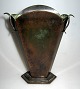 Bronze vase, 
Danmark, o. 
1930. H.: 17 
cm. Stemplet.: 
H.F Bronce. 