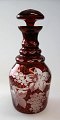 Stor bømisk 
krystal 
karaffel, o. 
1920. Med rødt 
overfang med 
slibninger i 
form af 
vinranker og 
...