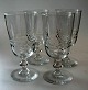 4 glas med 
slibninger, 20. 
årh. ca. 1920. 
Fod som Chr. 8 
glas, høj kumme 
med slibninger. 
...