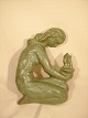 Jadegrønd 
Figurer nøgen 
pige med fakkel 
jadegrønd 
lavet af 
michal Andersen