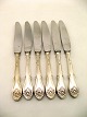 Tretårnet sølv 
rococo knive 
21,5 og 19 cm.  
# 206476