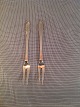 Georg Jensen 
Kugle.
Designet af 
Georg Jensen  i 
1916
små kødgafler 
- pålægsgaffel 
Længde: 13,5 
...