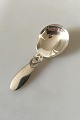 Georg Jensen 
Sterling Sølv 
Kaktus 
Sukkerske No 
171. Måler 9.5 
cm. Design 
Gundorph 
Albertus 1930
