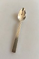 Georg Jensen 
Sterling Silver 
'Bernadotte' 
Mokkaske No 
035. Måler 10 
cm
