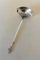 Georg Jensen 
Sterling Sølv 
Dronning Sauce 
Øse No 153. 
Måler 20 cm