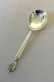 Georg Jensen 
Sterling 
Dronning 
Serveringsske 
No 115. Måler 
20,5 cm