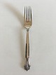 Georg Jensen 
Dronning 
Sterling Sølv 
Spisegaffel No 
012. Måler 
18,3cm.