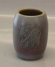 Bing & Grøndahl 
stentøj B&G 140 
Krukke / vase 
med relief 11,5 
cm Signeret CO 
Cathinka Olsen 
 I ...