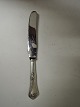 Rosen. 
Frokostkniv. 
Sølv (830). 
Længde 20cm