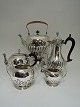 Engelsk The & 
Kaffe service. 
Sterling (925). 
5 dele, 
bestående af 
Svingthekande, 
thekande, ...