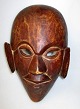 Afrikansk maske 
af træ, før 
1950. H.: 25,5 
cm. Virkelig 
flot stand!