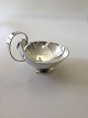 Georg Jensen 
Sterling Sølv 
Skål af Jørgen 
Jensen nr. 831. 
Måler 12cm høj 
og 17cm bred. I 
good stand.