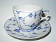 Kongelig 
Musselmalet 
Riflet, 
Kaffekop med 
underkop
Dek. nr. 
1/2162
Koppen måler 
7,5 cm. i ...