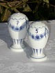 Bing & Grondahl 
porcelain. 
Empire Salt 
shaker, 
Pepper pot 
Height 7.5cm. 
Sold. 1. 
quality, fine 
...