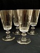 1800-tals 
Willington glas 
højde 17 cm.  
Nr. 229759