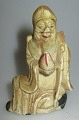 KInesisk 
stenfigur af 
vismand, 19. 
&aring;rh. 
H&oslash;jde.: 
7 cm.