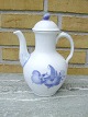 Kongelig 
Porcelæn: Blå 
Blomst flet 
kaffekande nr. 
8189