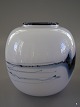 Vase Atlantis 
serien Michael 
Bang 1981 
H: 21 cm. D: 
22 cm.