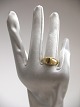 Ring i massiv 
14 karat guld 
Model nr. 1 af 
Guldsmed Palle 
Bisgaard, Kbh. 
i 1954. 
Repræsenteret 
...