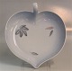 6 pcs in stock
Bing and 
Grondahl 199 
Heart shaped 
dish w handle 
23 cm Blue 
Falling Leaves 
- ...