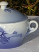 Christmas rose 
Bing & 
Groendahl 
porcelain. B&G 
Christmas rose 
sugar bowl. 
Fine condition. 

Made ...