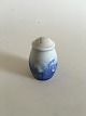 Bing & Grondahl 
Christmas Rose 
Pepper Shaker 
No 531. 
Measures 7cm.