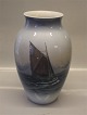Royal 
Copenhagen 
4044-2869 RC 
Marine vase 
with sailship 
33 cm  In mint 
and nice 
condition

