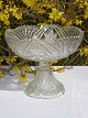 Fine glass dish 
on high foot. H 
20.5 cm. Dia 
25.5 cm. Fine 
condition.